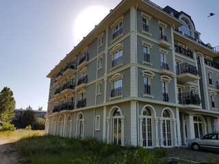 Апарт-отели St. Sofia Apartments - Official Rental Солнечный Берег Номер-студио Делюкс с 1 спальней и балконом - Дополнительное здание со стороны реки-11