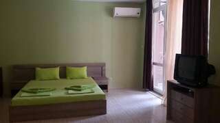 Апарт-отели St. Sofia Apartments - Official Rental Солнечный Берег Номер-студио с балконом-1